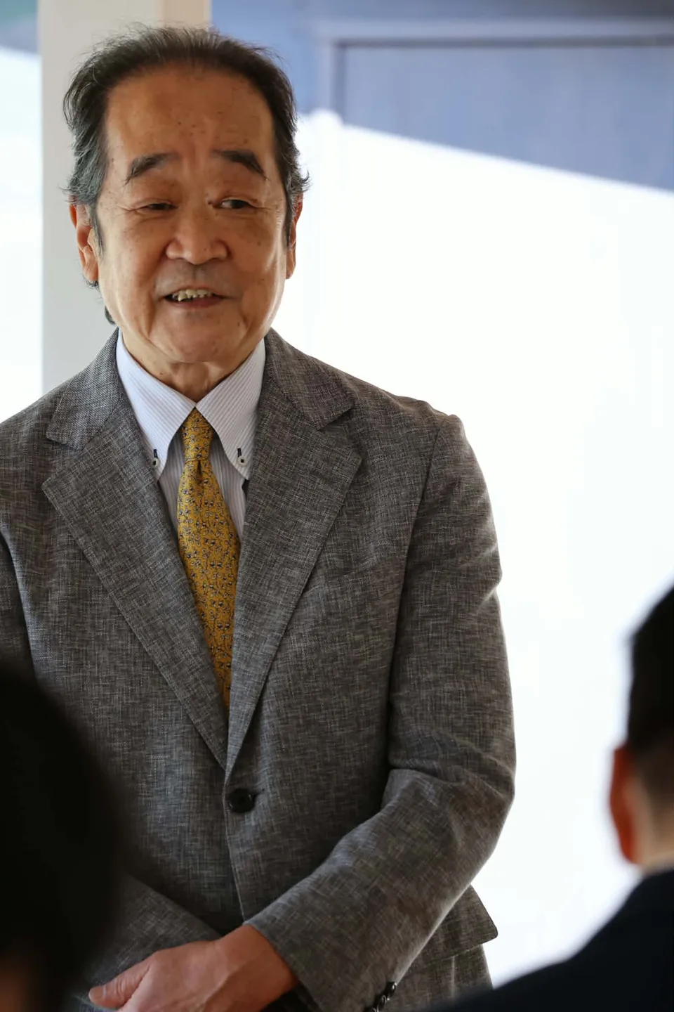 開会にあたり、長門の作家を代表して挨拶する十三代 田原陶兵衛氏（うつわの秋2026 オープニングセレモニー）